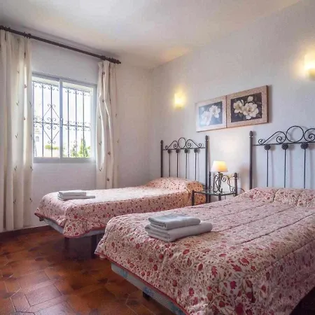 Nerjavacaciones - Azahara Villa